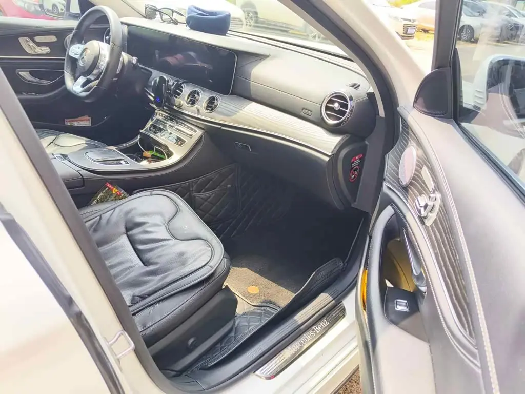 Mercedes-Benz E-Class 2020 — Фото 13/13