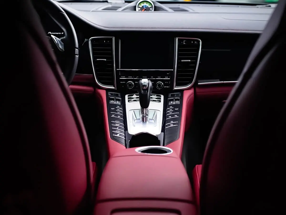 Porsche Panamera 2015 — Photo 6/20