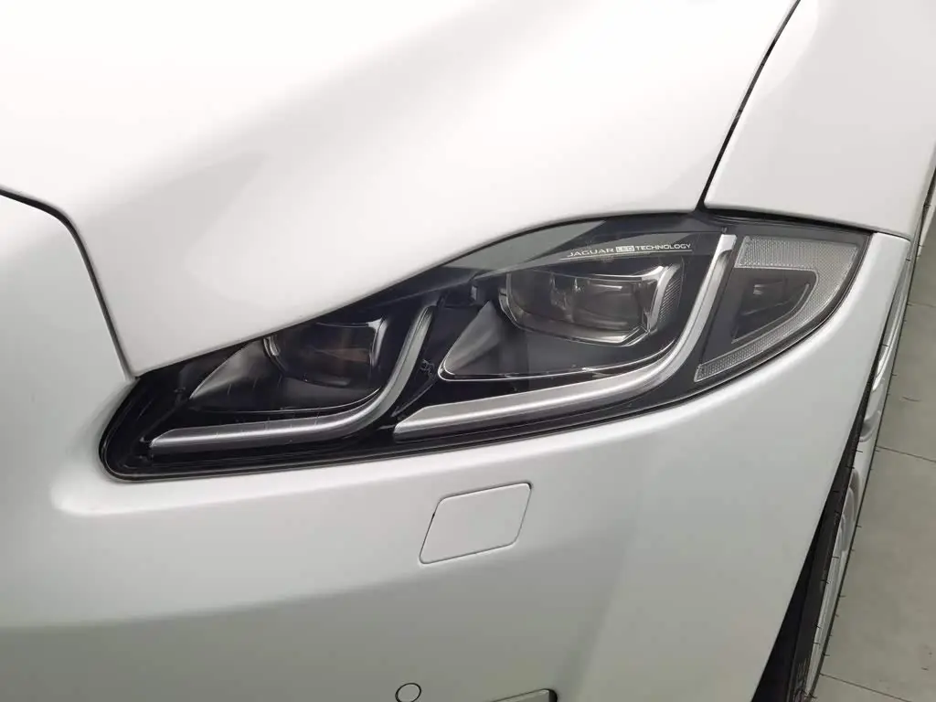 Jaguar XJ 2019 — Photo 7/20