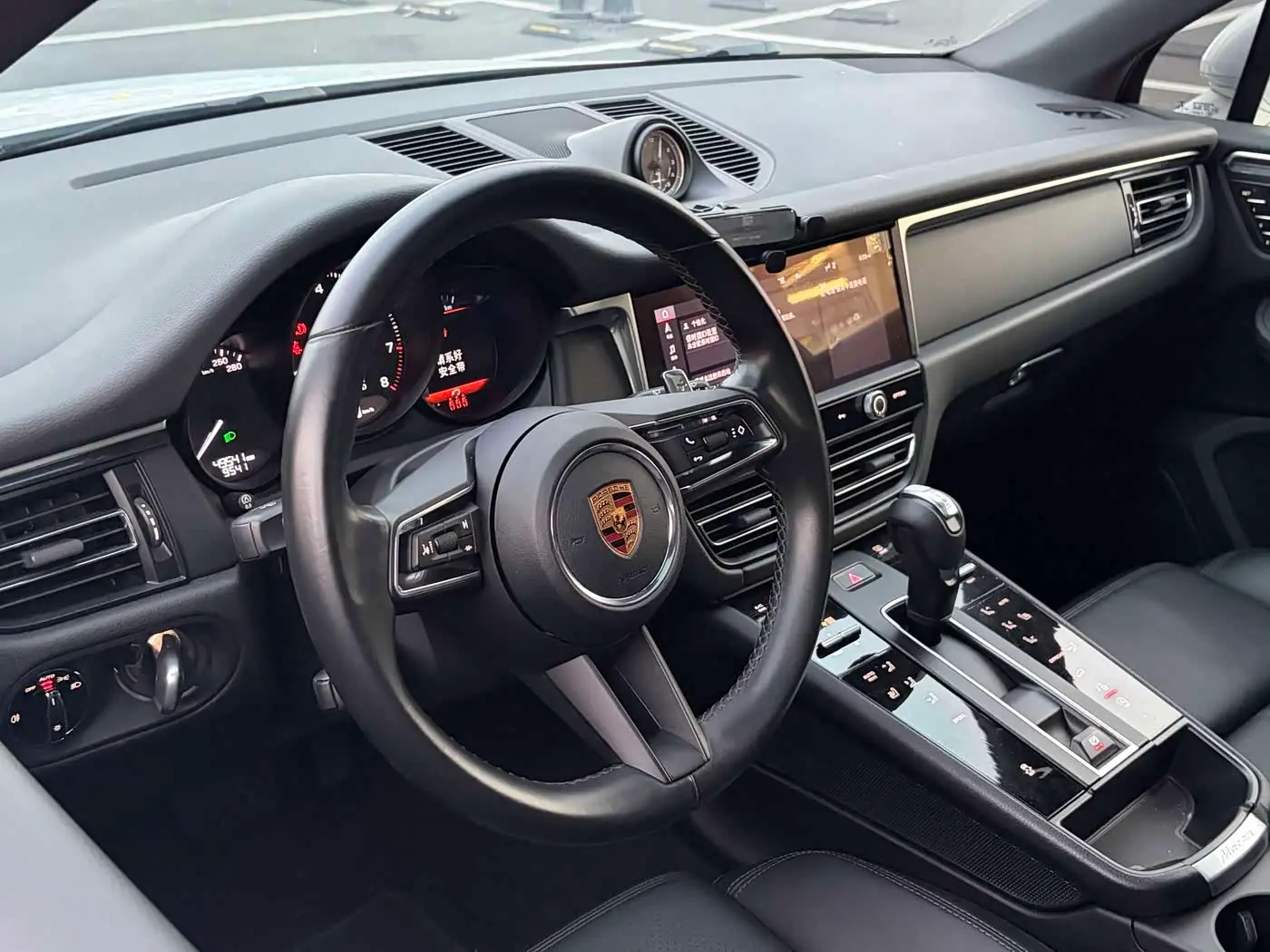 Porsche Macan 2022 — Şəkil 8/20