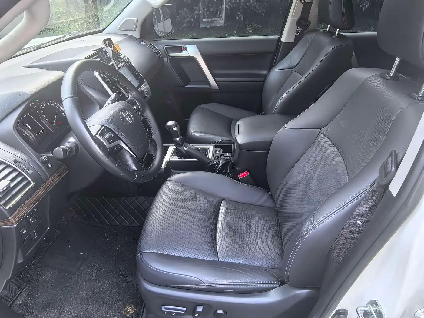 Toyota Prado 2019 — Photo 8/16
