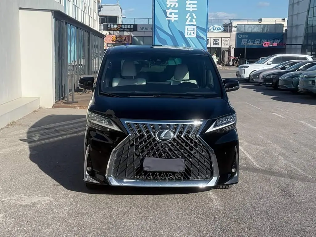 Toyota Vellfire 2020 — Photo 2/20