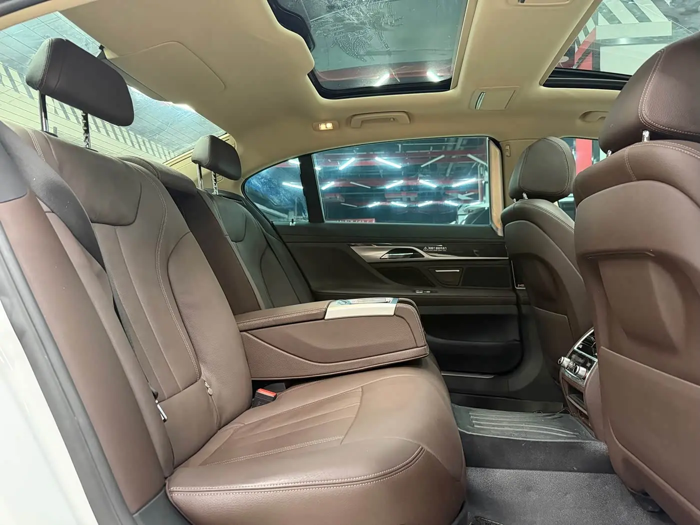 BMW 7 Series 2016 — Фото 20/20