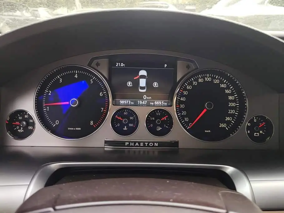 Volkswagen Phaeton 2016 — Şəkil 14/16