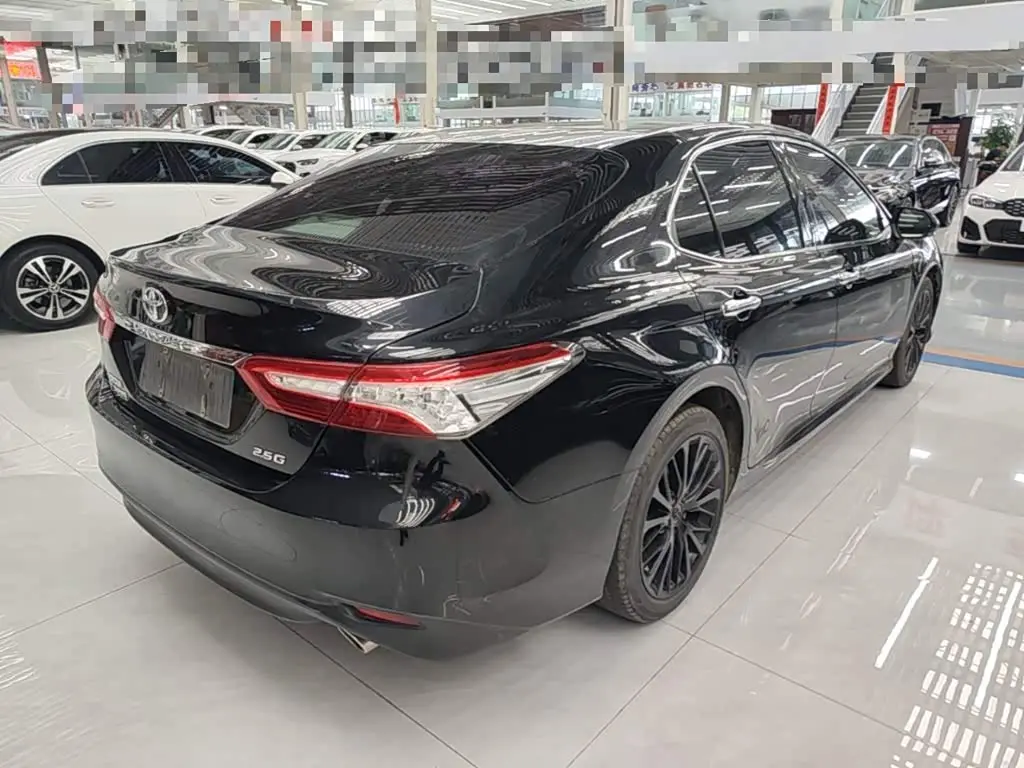 Toyota Camry 2018 — Photo 6/19