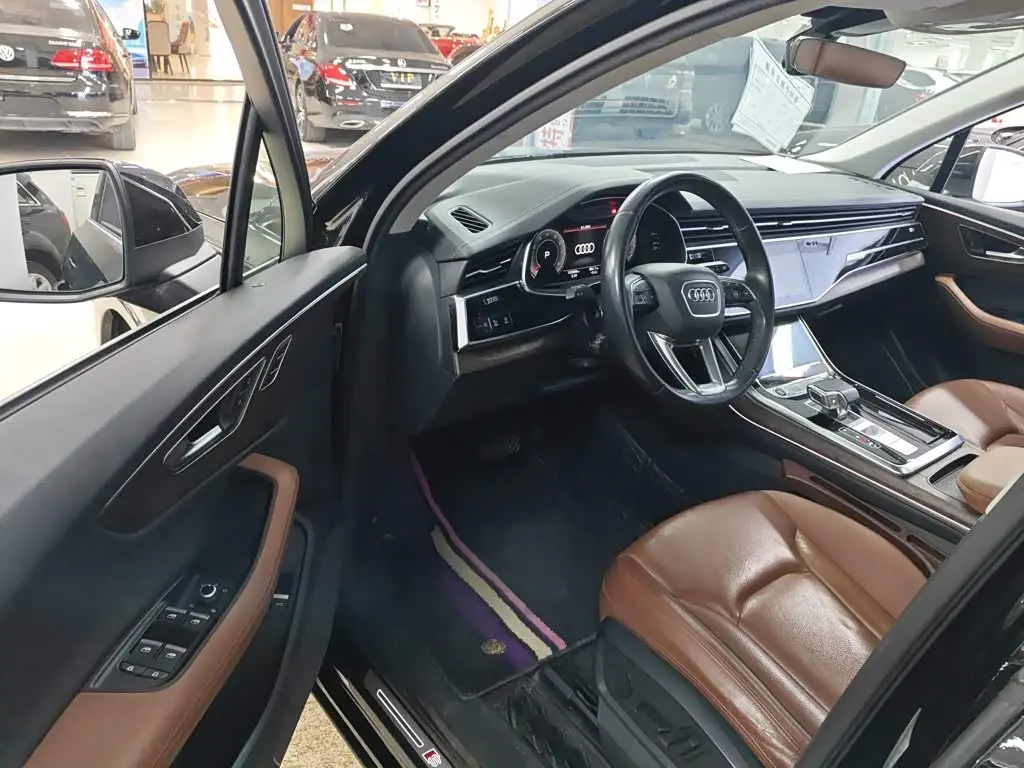 Audi Q7 2023 — Photo 12/20