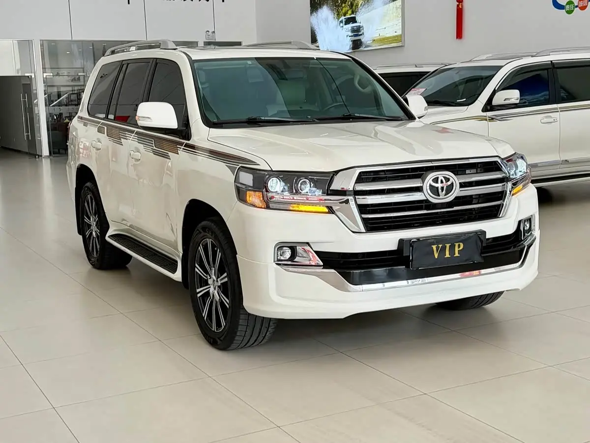 Toyota Land Cruiser 2015 — Фото 3/17