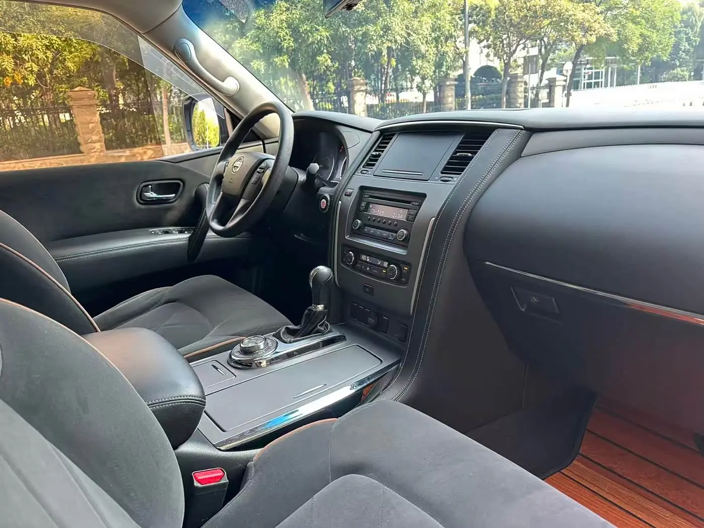 Nissan Patrol 2017 — Photo 12/20