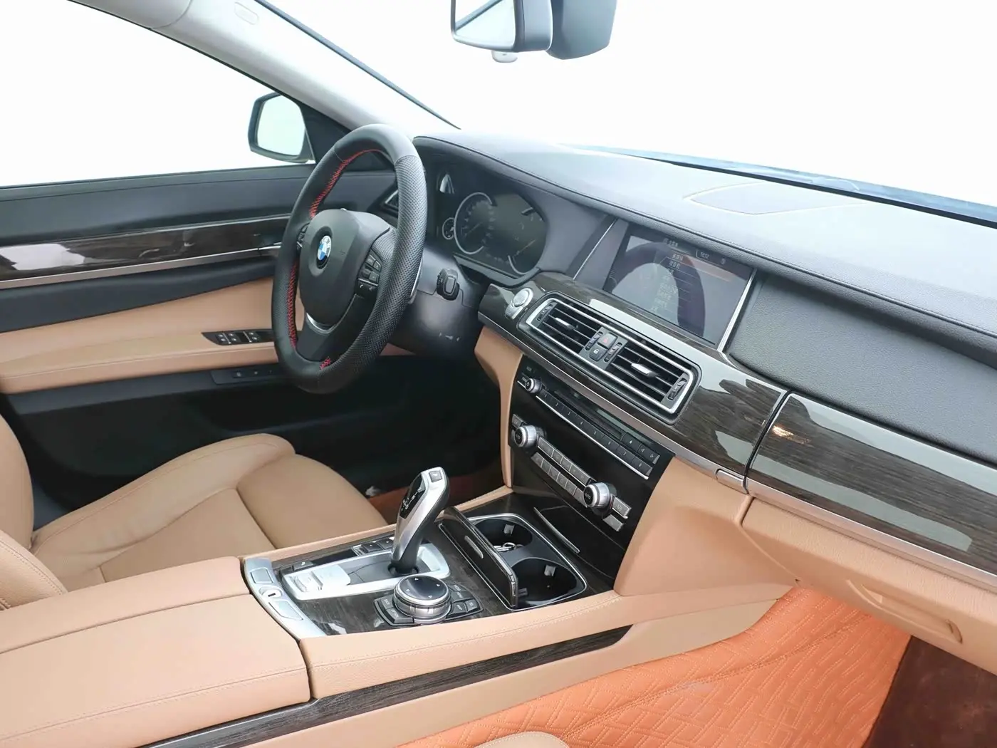 BMW 7 Series 2014 — Фото 8/14
