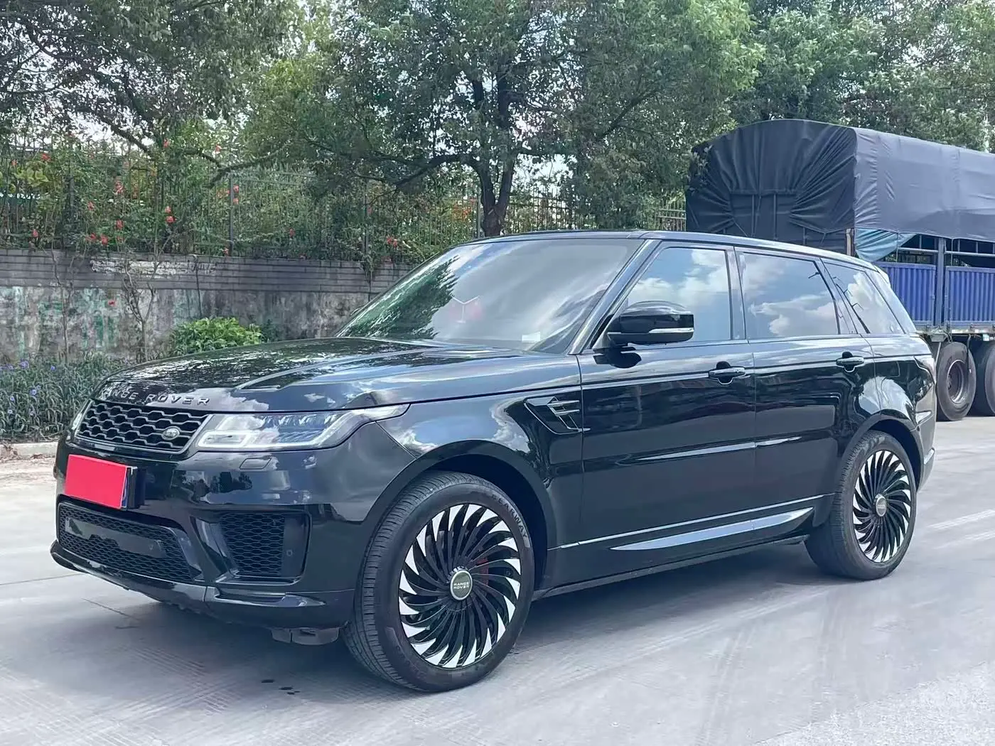 Land Rover Range Rover Sport 2020 — Фото 1/9