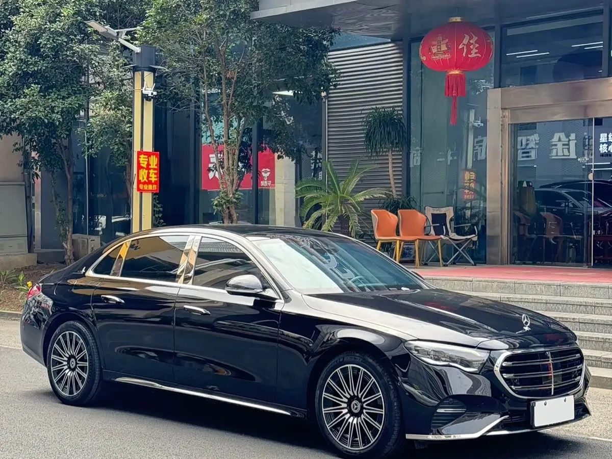 Mercedes-Benz E-Class 2024 — Photo 3/11