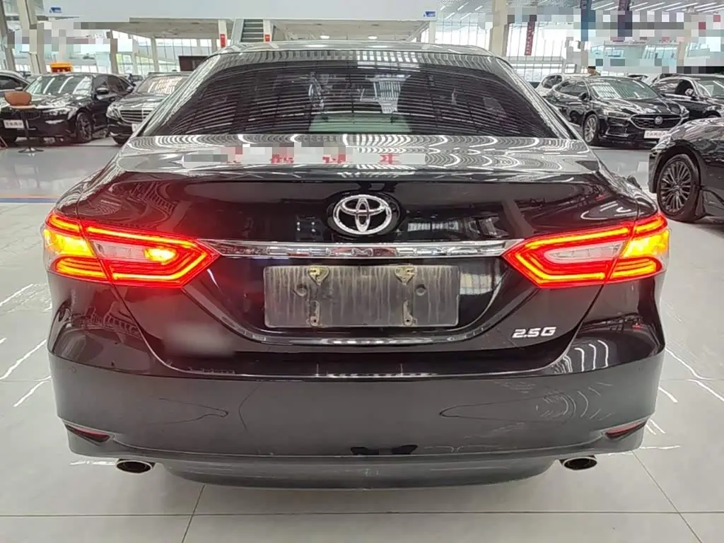Toyota Camry 2018 — Photo 5/19