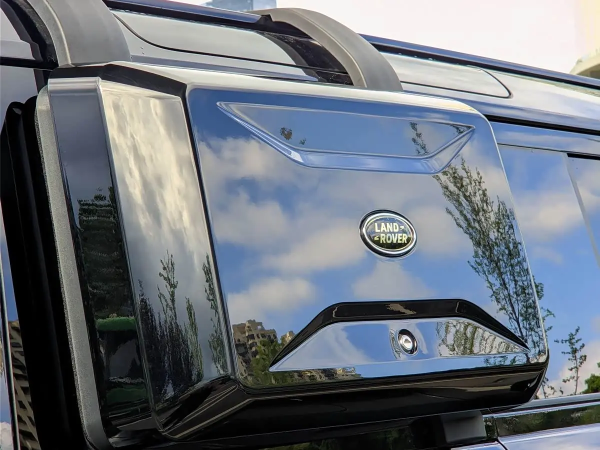 Land Rover Defender 2024 — Photo 12/16