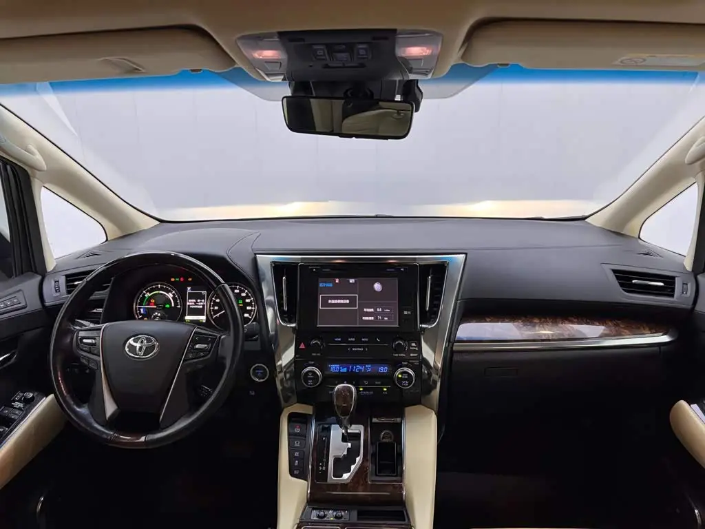 Toyota Alphard 2020 — Photo 20/20