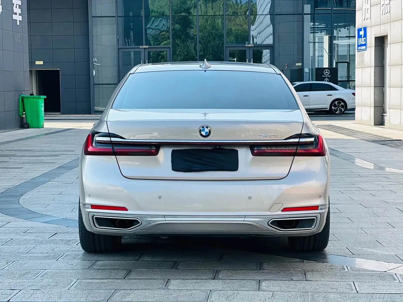 BMW 7 Series 2019 — Фото 12/15