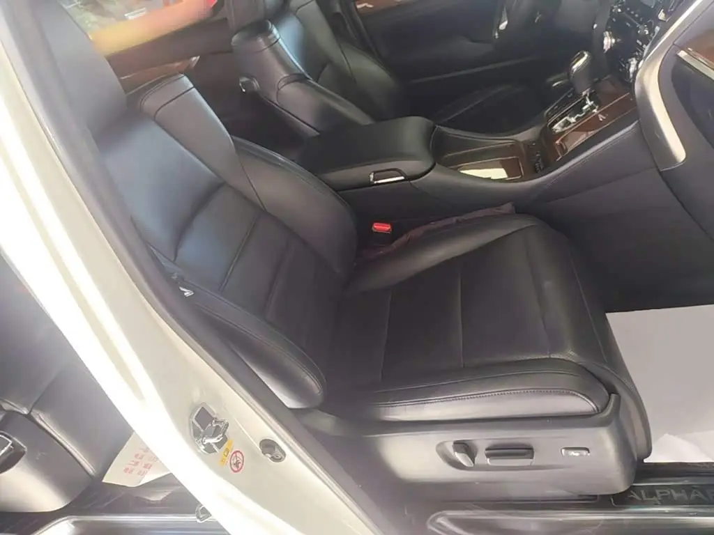Toyota Alphard 2018 — Photo 20/20