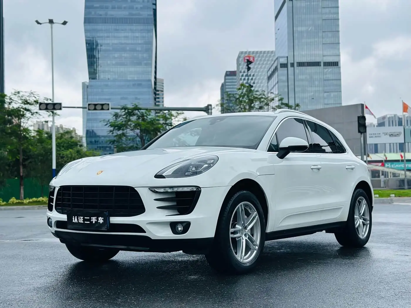 Porsche Macan 2017 — Photo 1/20