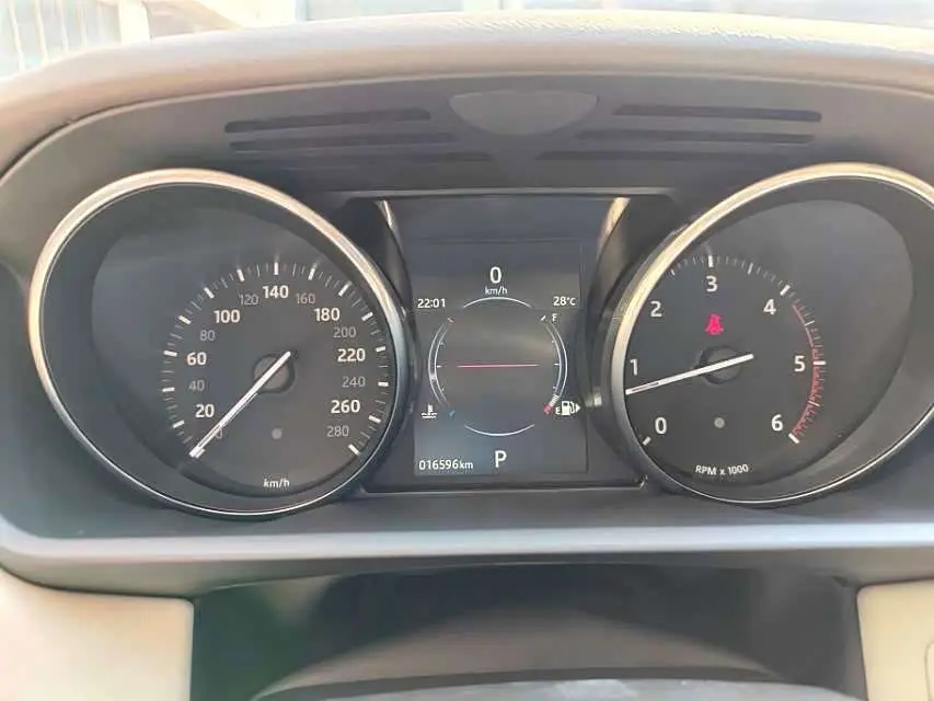 Land Rover Range Rover Sport 2016 — Photo 9/9