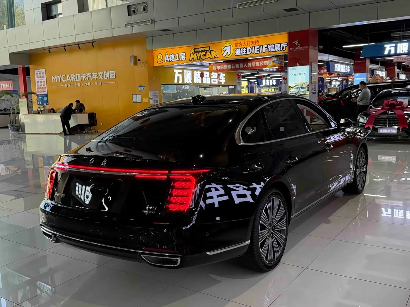 Hongqi H9 2025 — Фото 12/20