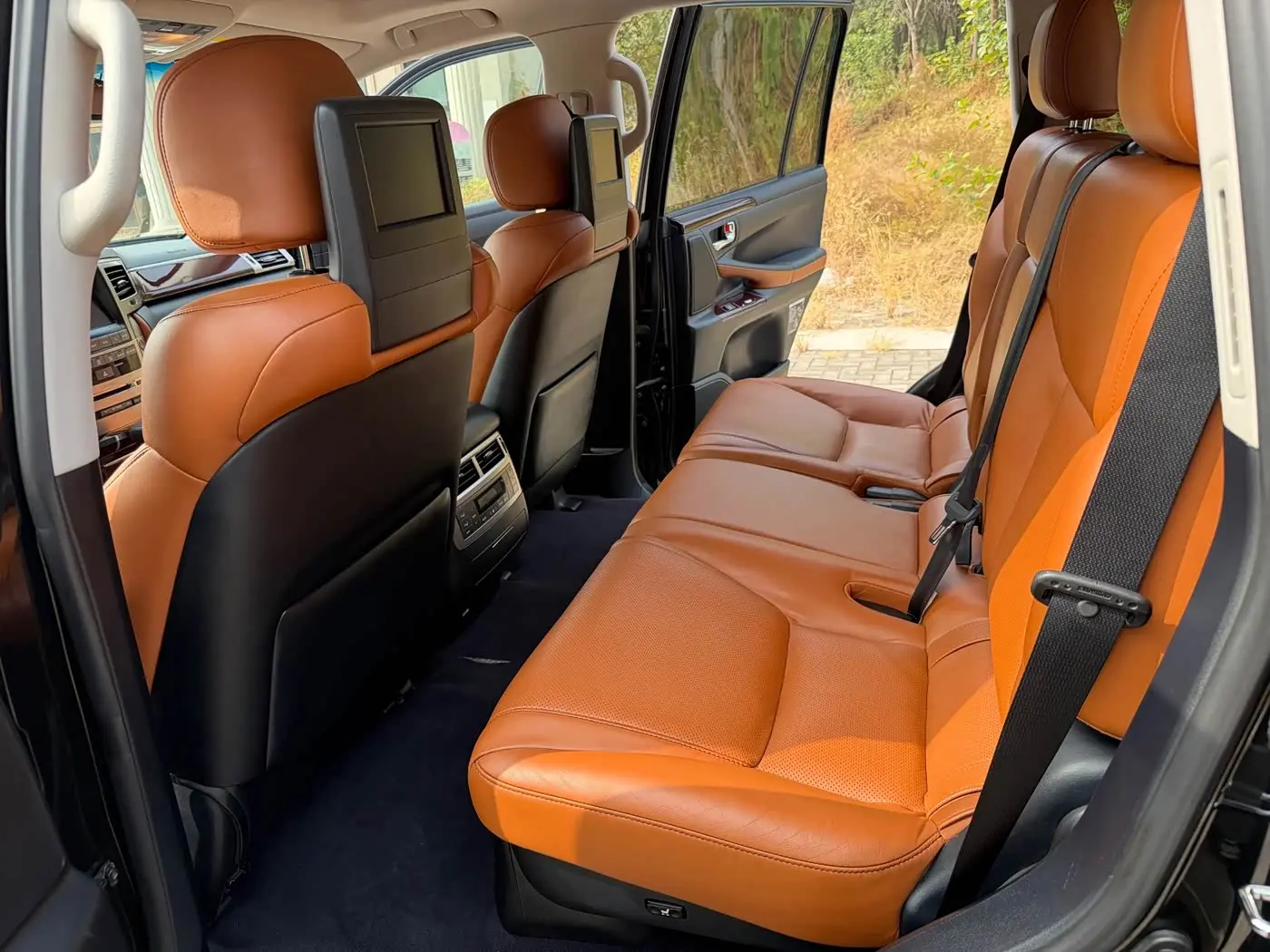 Lexus LX 2013 — Photo 16/20