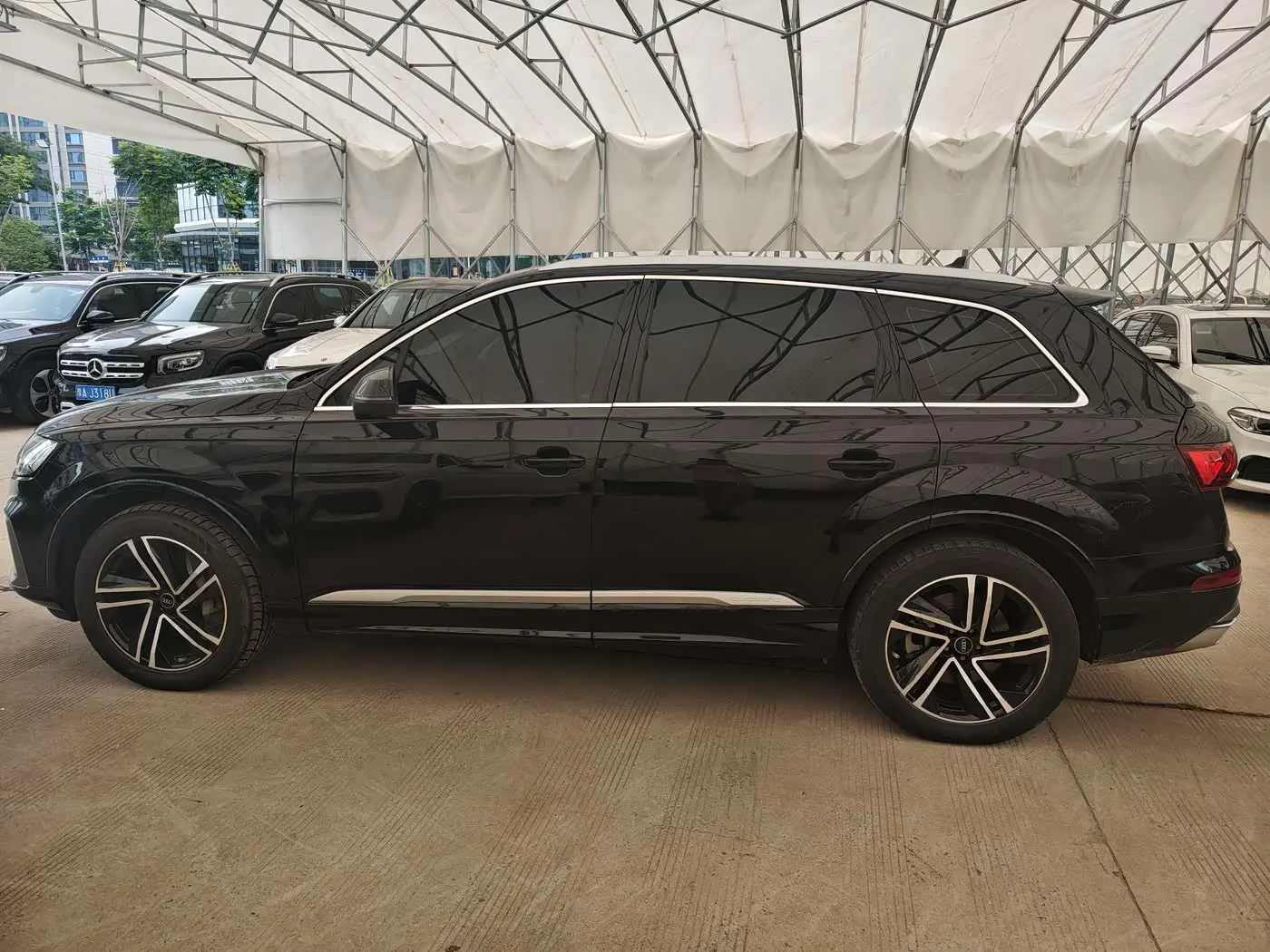 Audi Q7 2022 — Photo 6/20