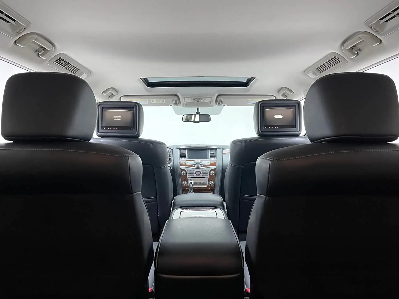 Infiniti QX80 2019 — Photo 12/15