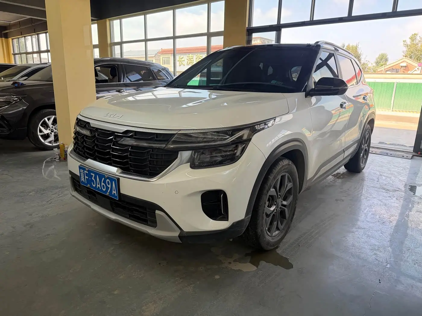 Kia Seltos 2023 — Photo 1/20