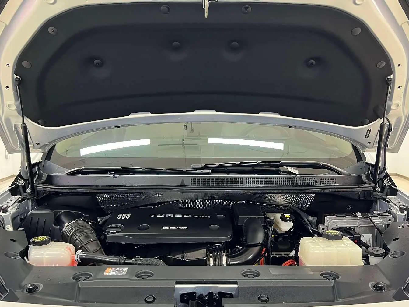 Buick GL8 New Energy 2025 — Photo 16/18