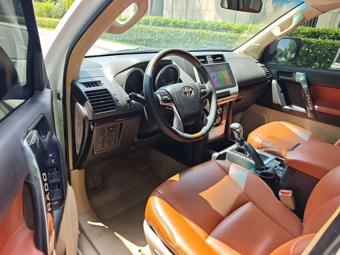 Toyota Prado 2010 — Photo 4/9