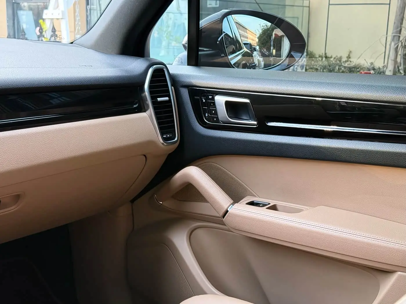 Porsche Cayenne 2018 — Photo 11/11