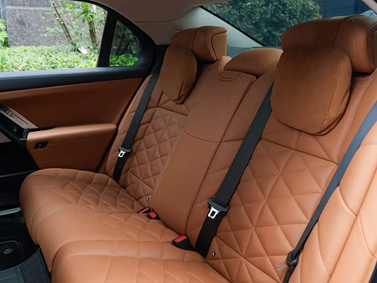 BMW 7 Series 2023 — Photo 14/20