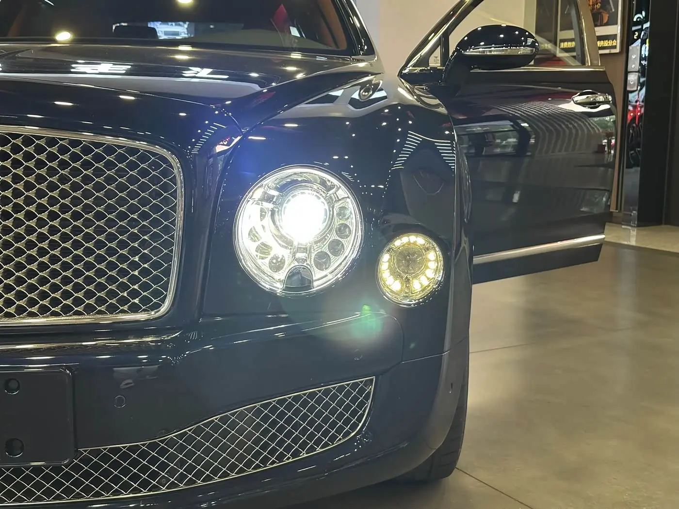 Bentley Mulsanne 2013 — Фото 8/20