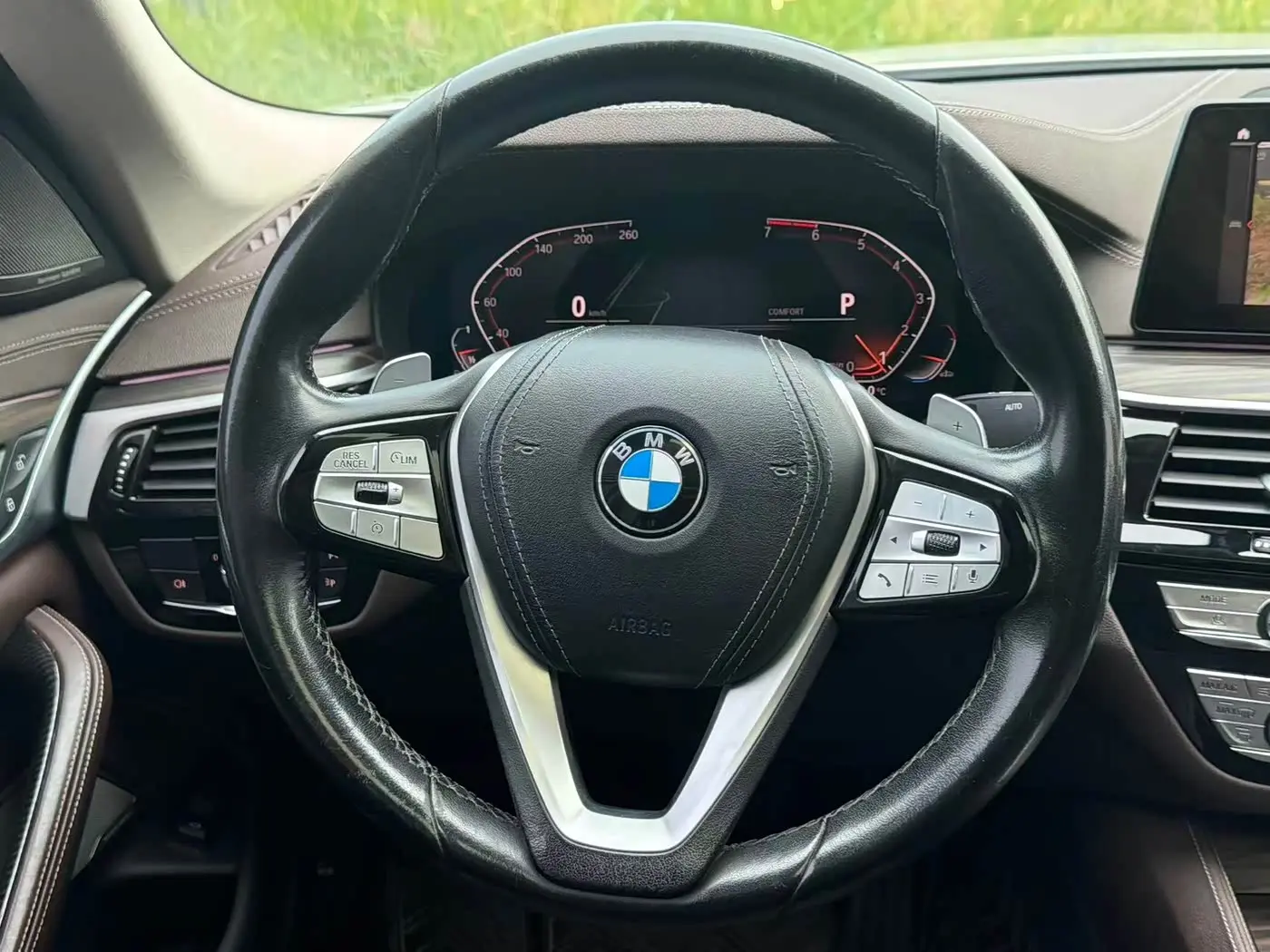 BMW 5 Series 2020 — Photo 13/15