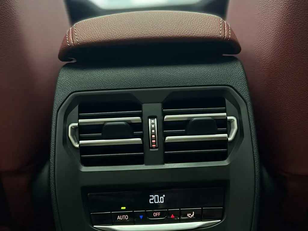 BMW 3 Series 2022 — Photo 11/20