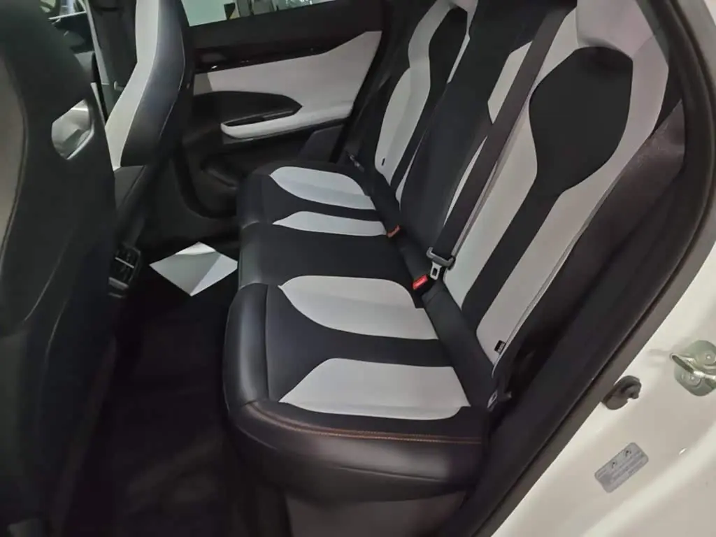 Changan UNI-V iDD 2025 — Photo 17/20