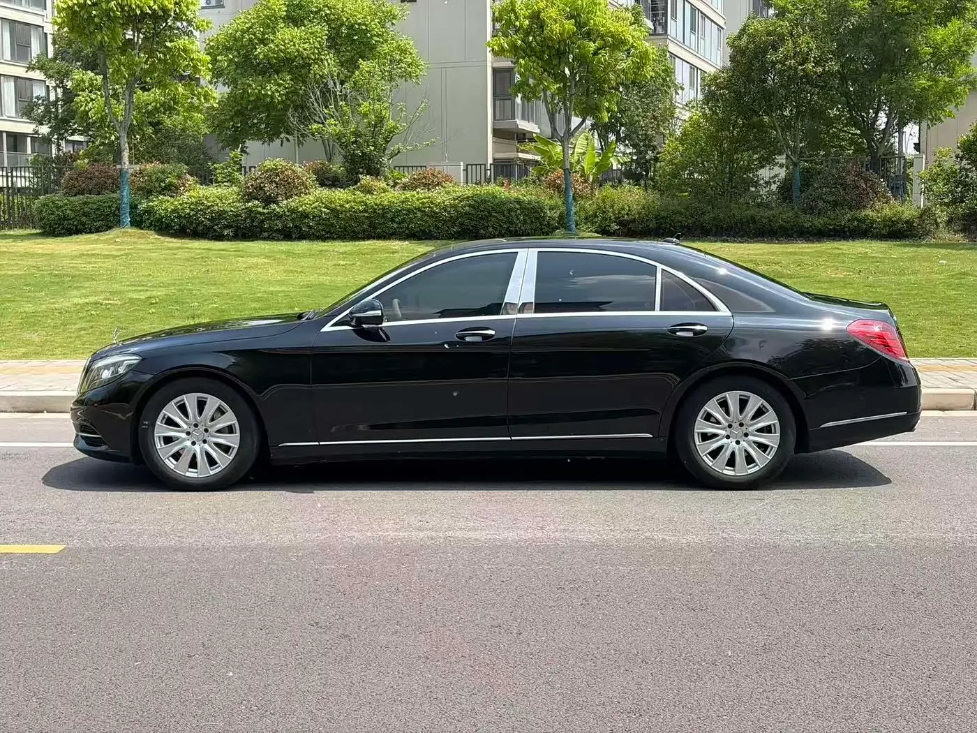 Mercedes-Benz S-Class 2016 — Photo 7/17