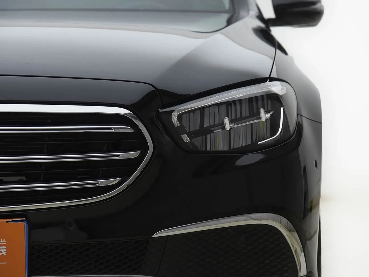 Mercedes-Benz E-Class 2023 — Photo 3/20