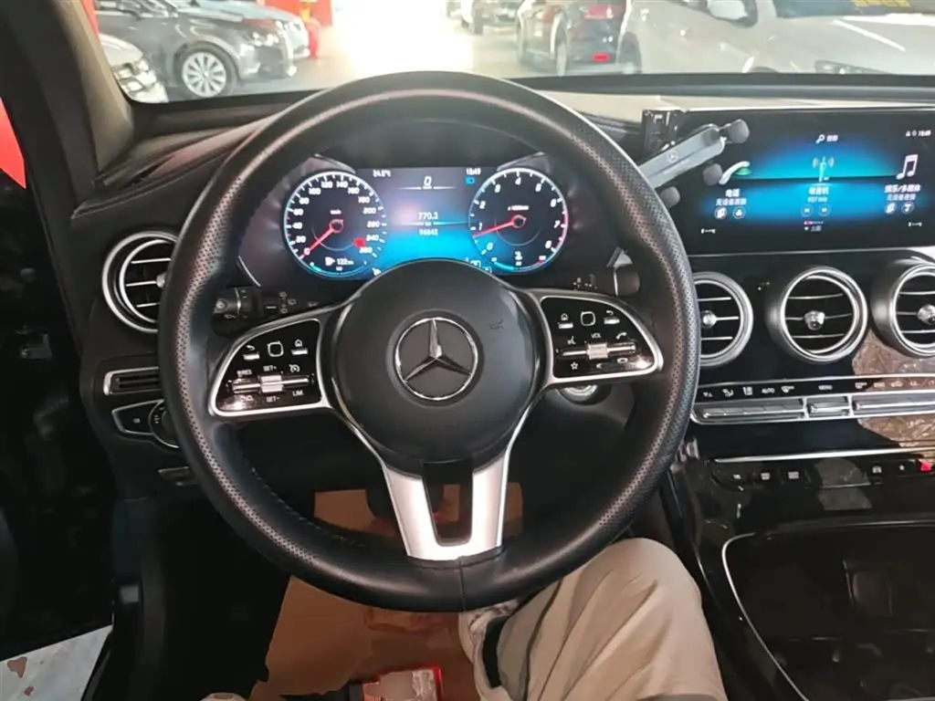 Mercedes-Benz GLC 2020 — Фото 11/20