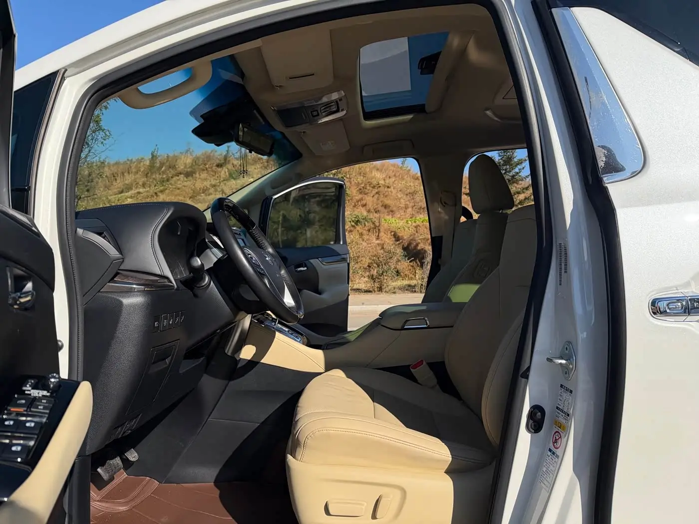 Toyota Alphard 2020 — Фото 8/19