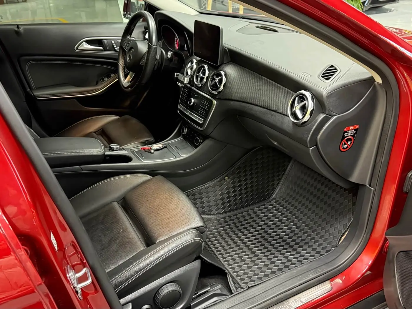 Mercedes-Benz GLA 2019 — Фото 13/20