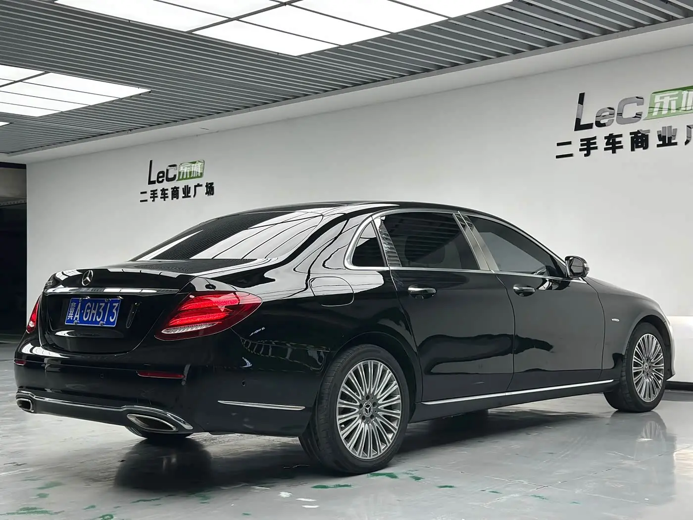 Mercedes-Benz E-Class 2020 — Фото 16/16