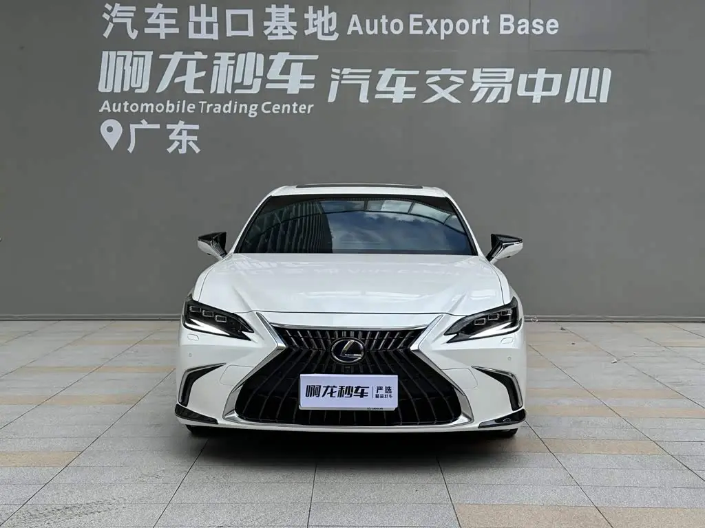 Lexus ES 2022 — Фото 2/20