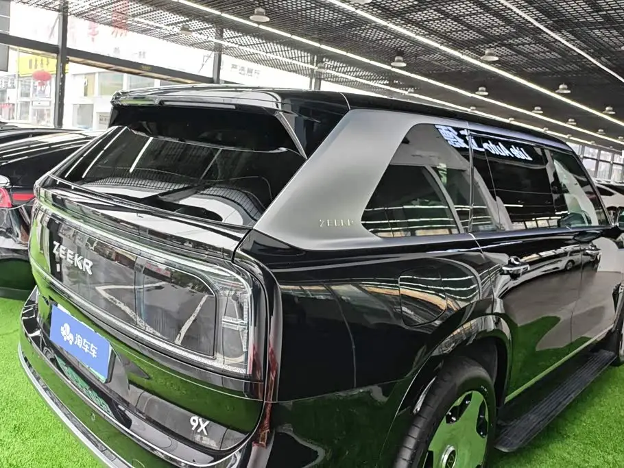 ZEEKR 9X 2025 — Photo 3/16