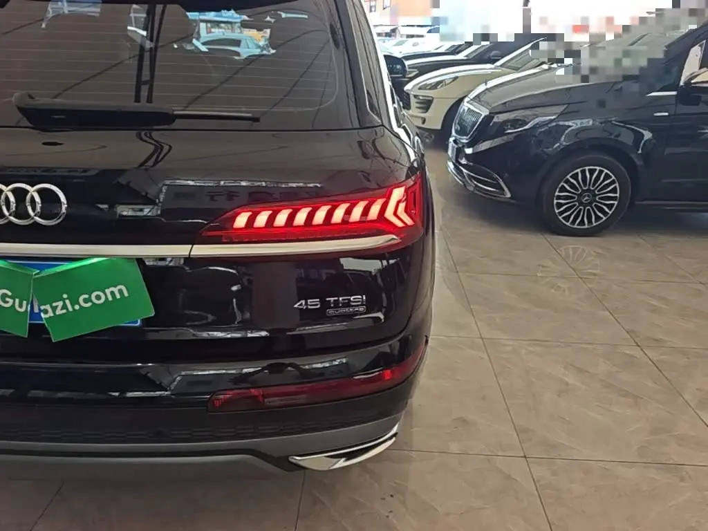 Audi Q7 2022 — Şəkil 8/20