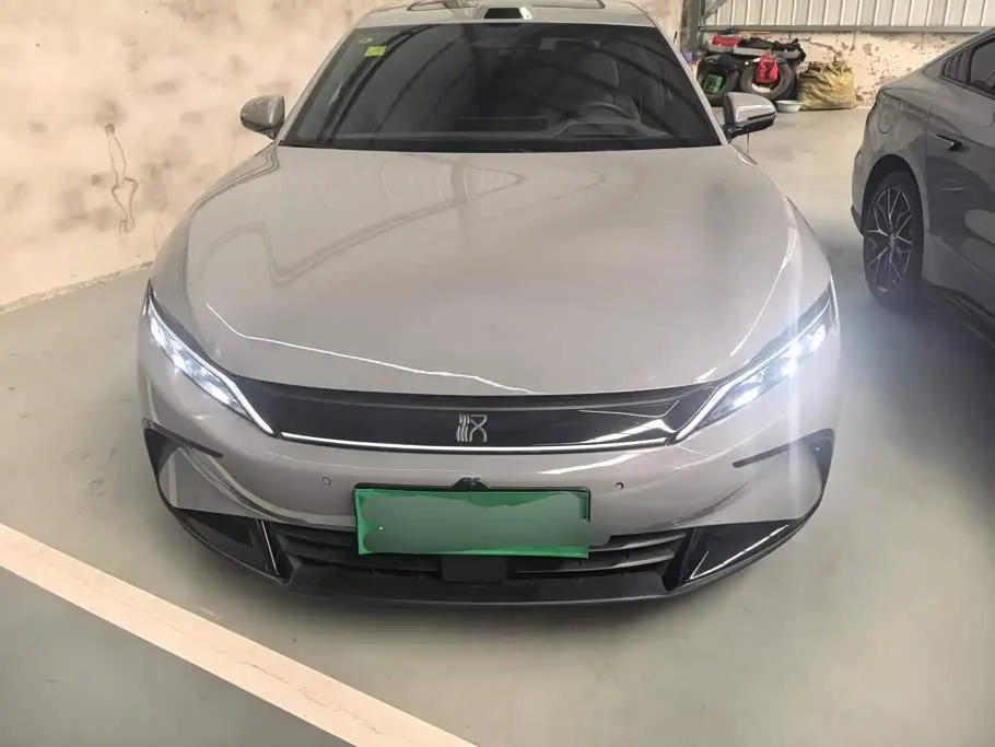 BYD Han 2025 — Photo 2/16