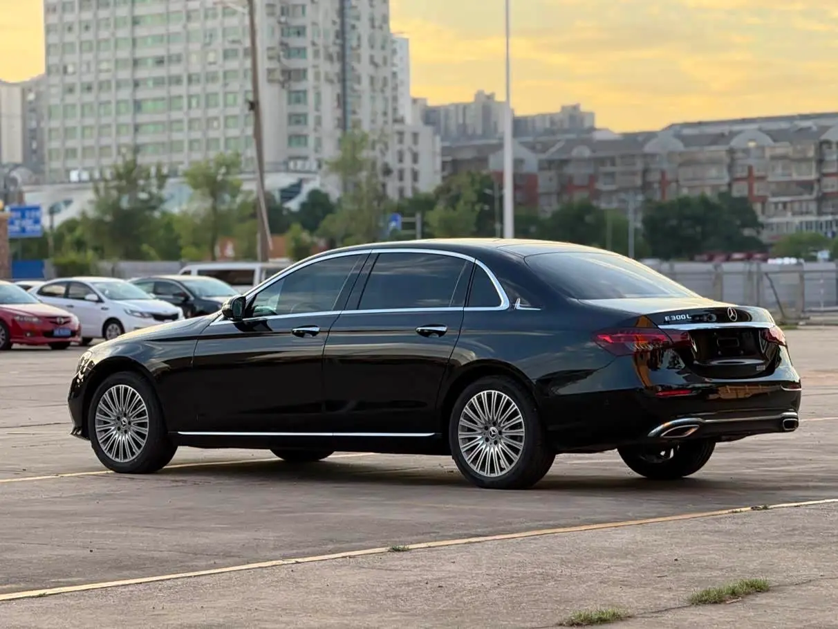 Mercedes-Benz E-Class 2020 — Photo 15/16