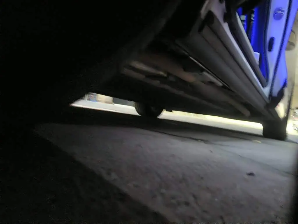 Denza D9 2024 — Photo 9/13