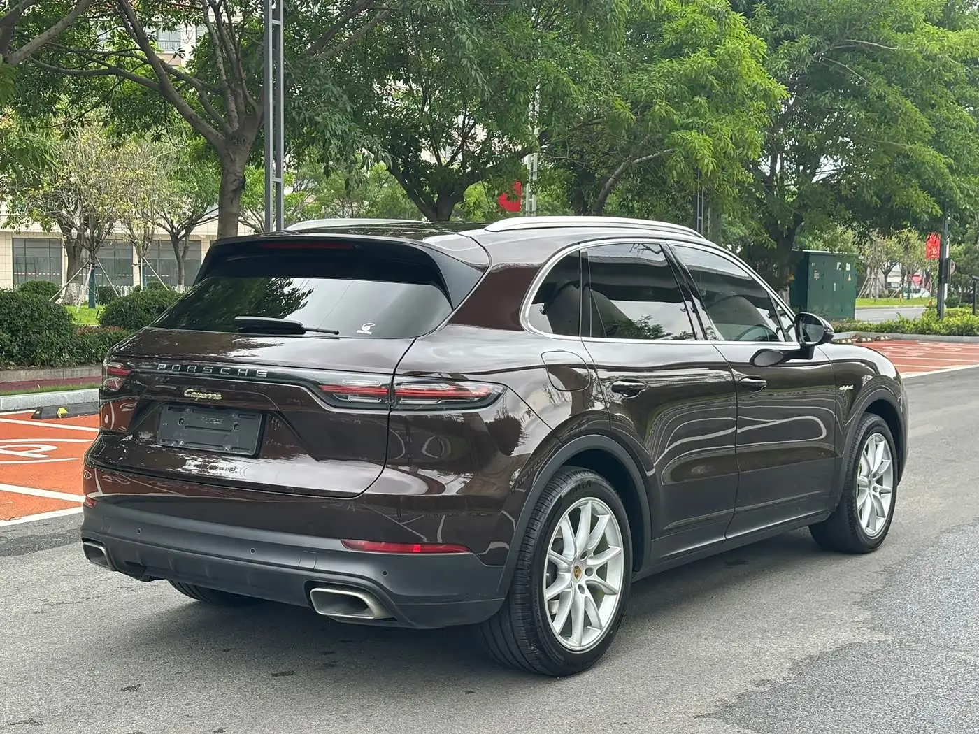 Porsche Cayenne New Energy 2021 — Photo 7/10