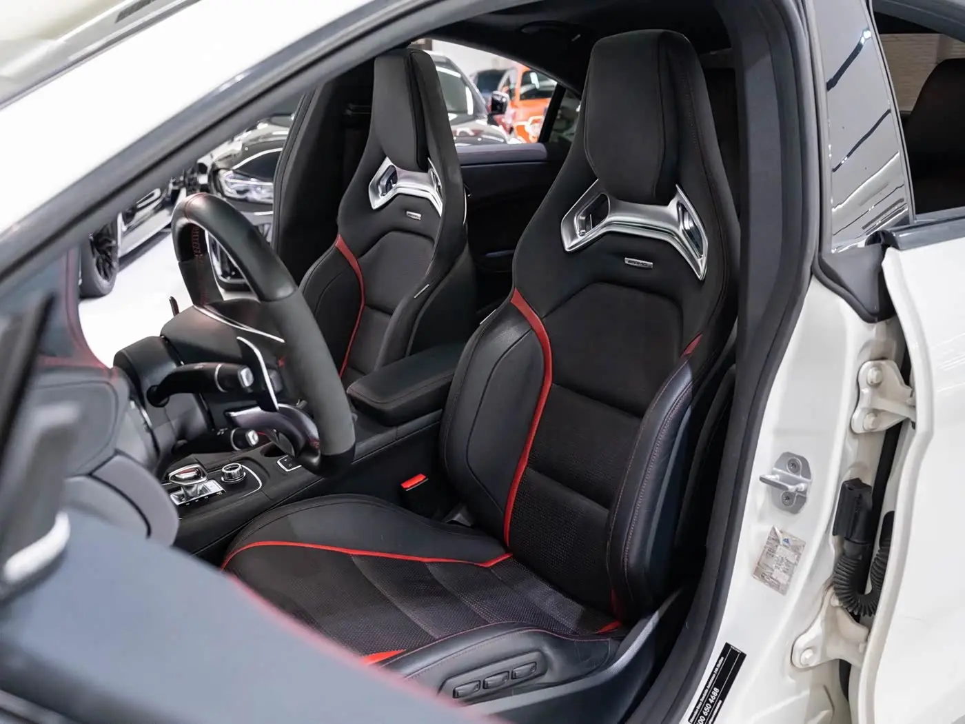 Mercedes-Benz CLA AMG 2017 — Фото 11/15