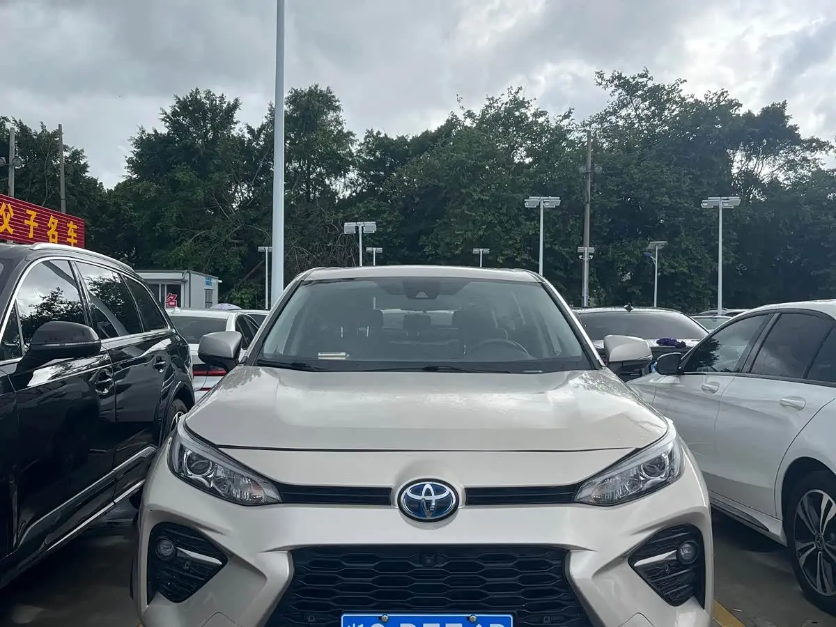 Toyota Wildlander 2023 — Photo 2/10